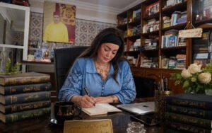 الأستاذة و الإعلامية عافية صابر